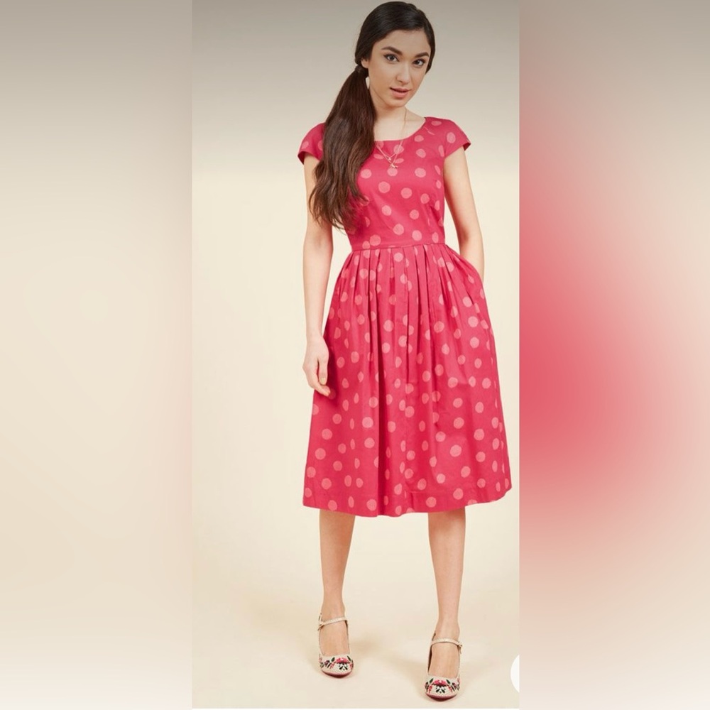 Emily and Fin ModCloth Claudia Pink Polka Dot A-Line Dress Pockets Size Medium